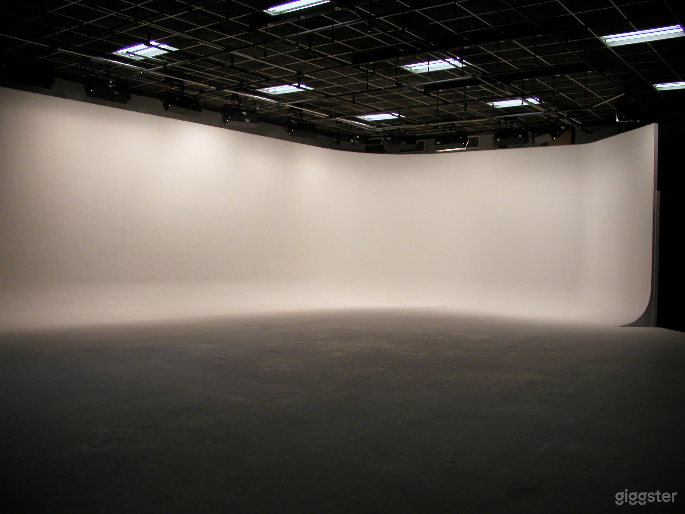 Spacious &amp; Professional Studio A in North Miami Beach Photo 1