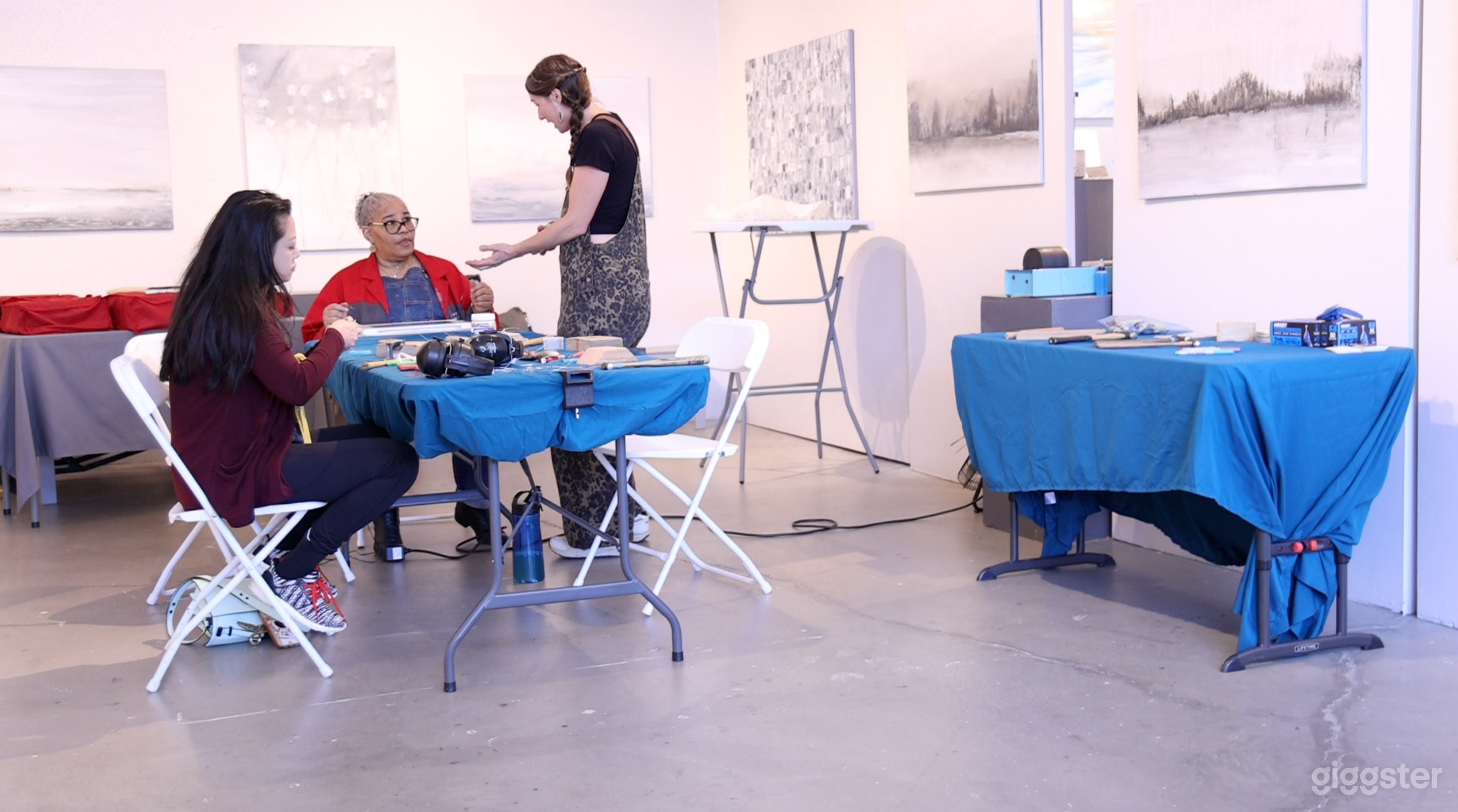 A Gallery That Becomes Your Venue Photo 4