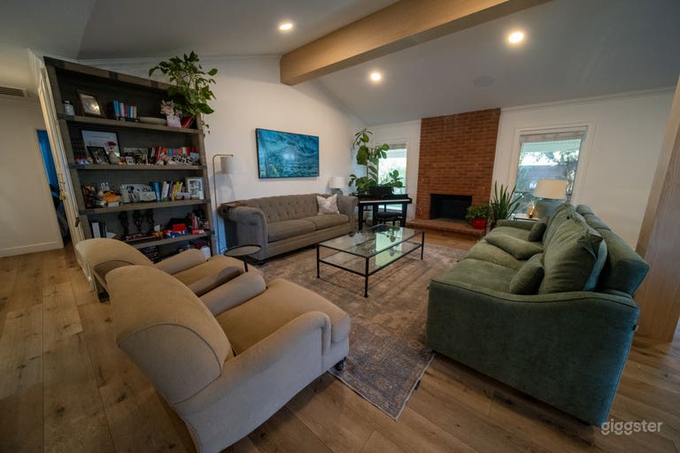  Beautiful, Open Floorplan Home with Large Yard & Pool! 