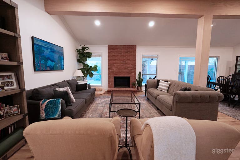  Beautiful, Open Floorplan Home with Large Yard & Pool! 