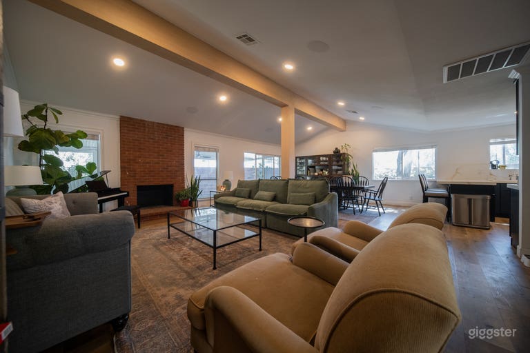  Beautiful, Open Floorplan Home with Large Yard & Pool! 