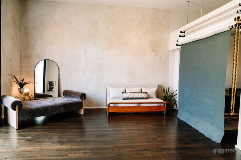  Germantown Loft with 12' Windows, Natural Light, Privacy 