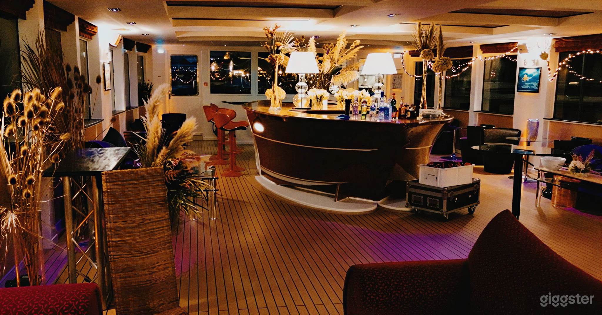 Photo de Yacht de Croisière de Style Rétro pour Événements 4