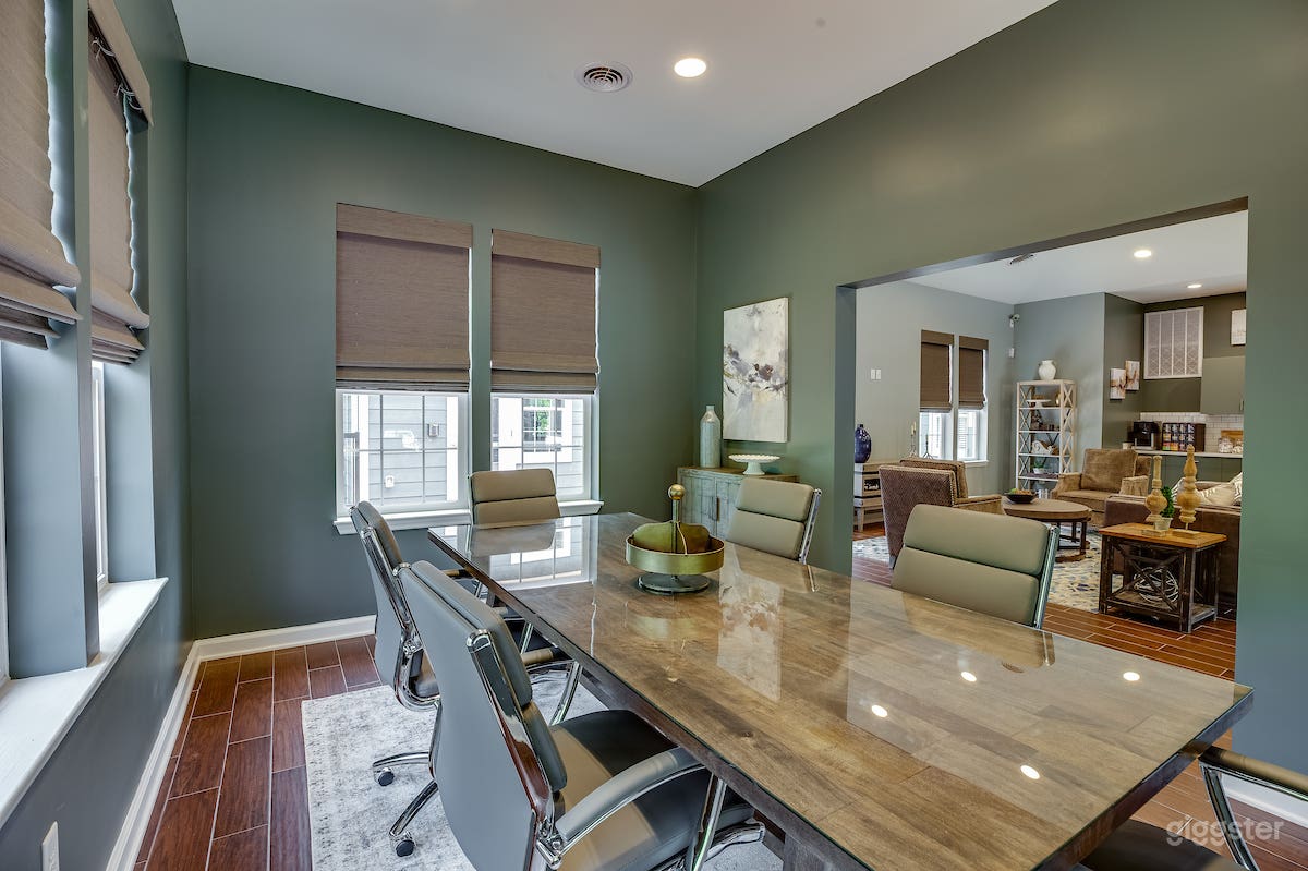 Classy Conference Room in Franklin Photo 3
