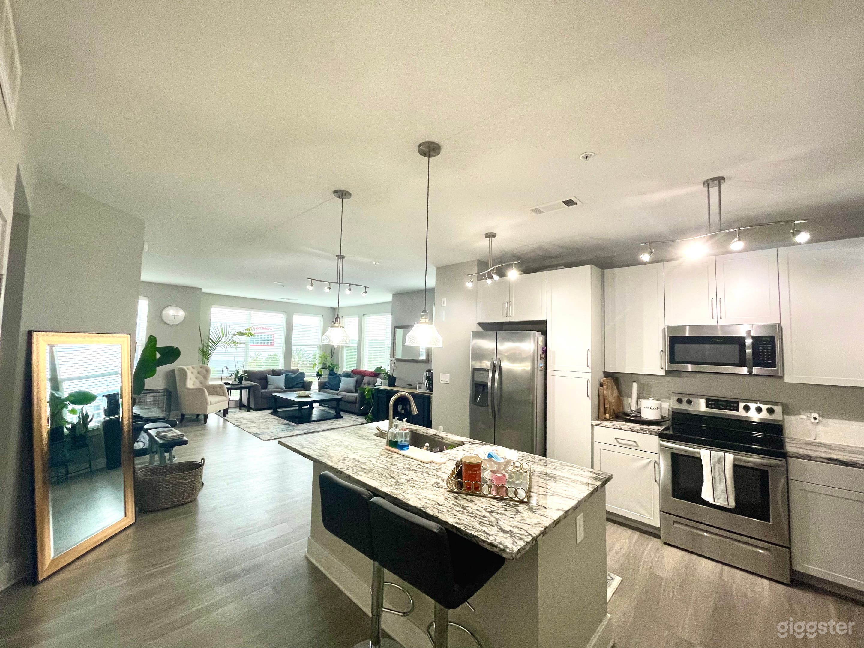 King of Prussia Luxury 2 Bed 2 Bath Photo 1