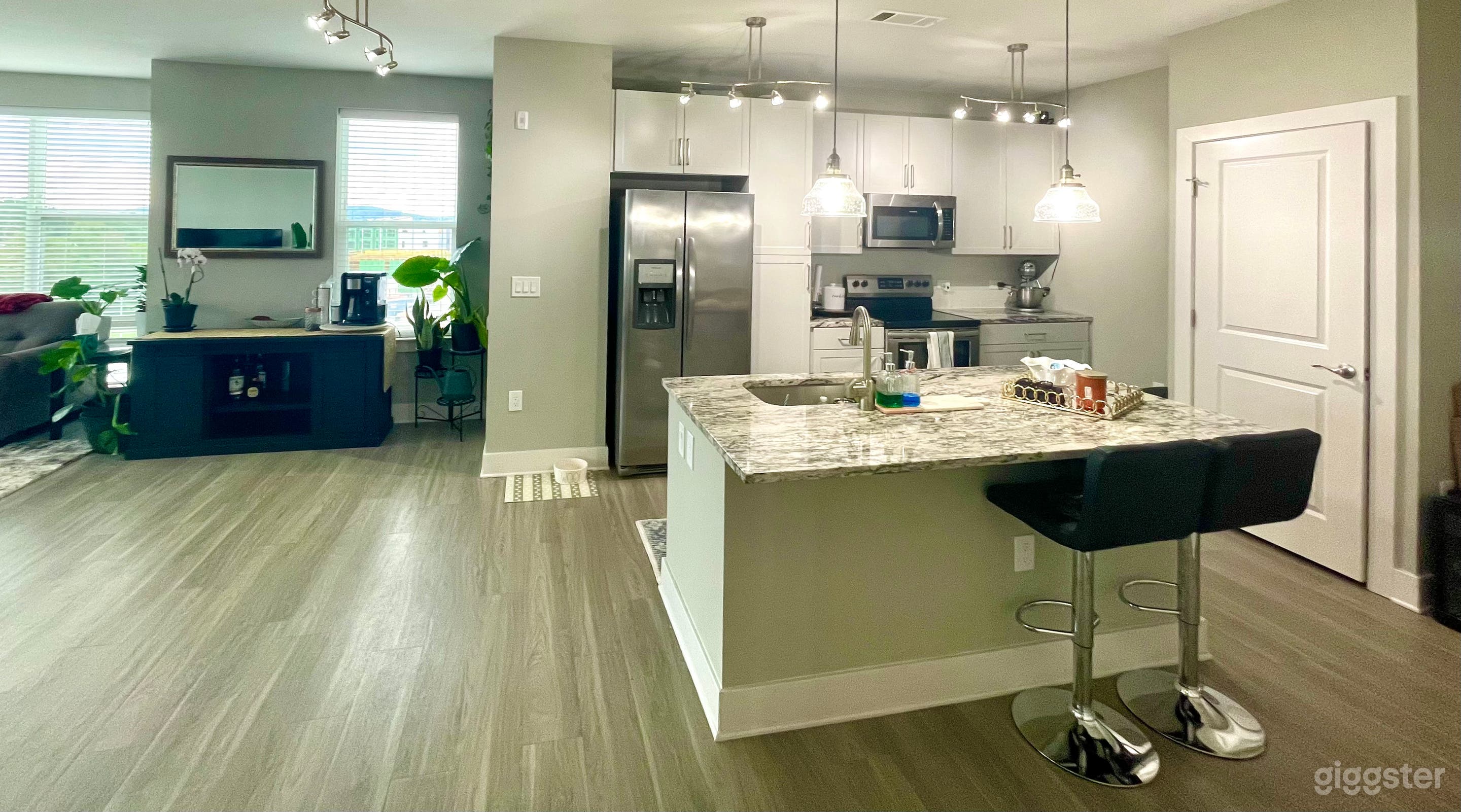 King of Prussia Luxury 2 Bed 2 Bath Photo 2