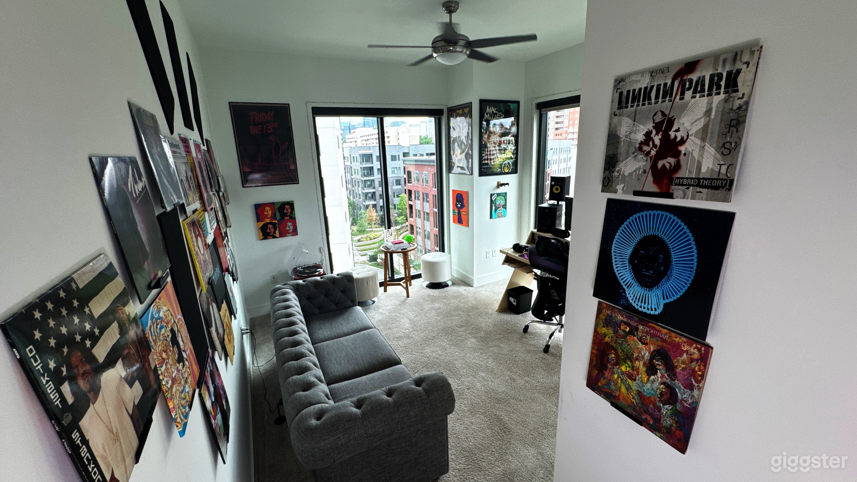Modern High Rise Recording Studio-The Vinyl Room I Photo 1