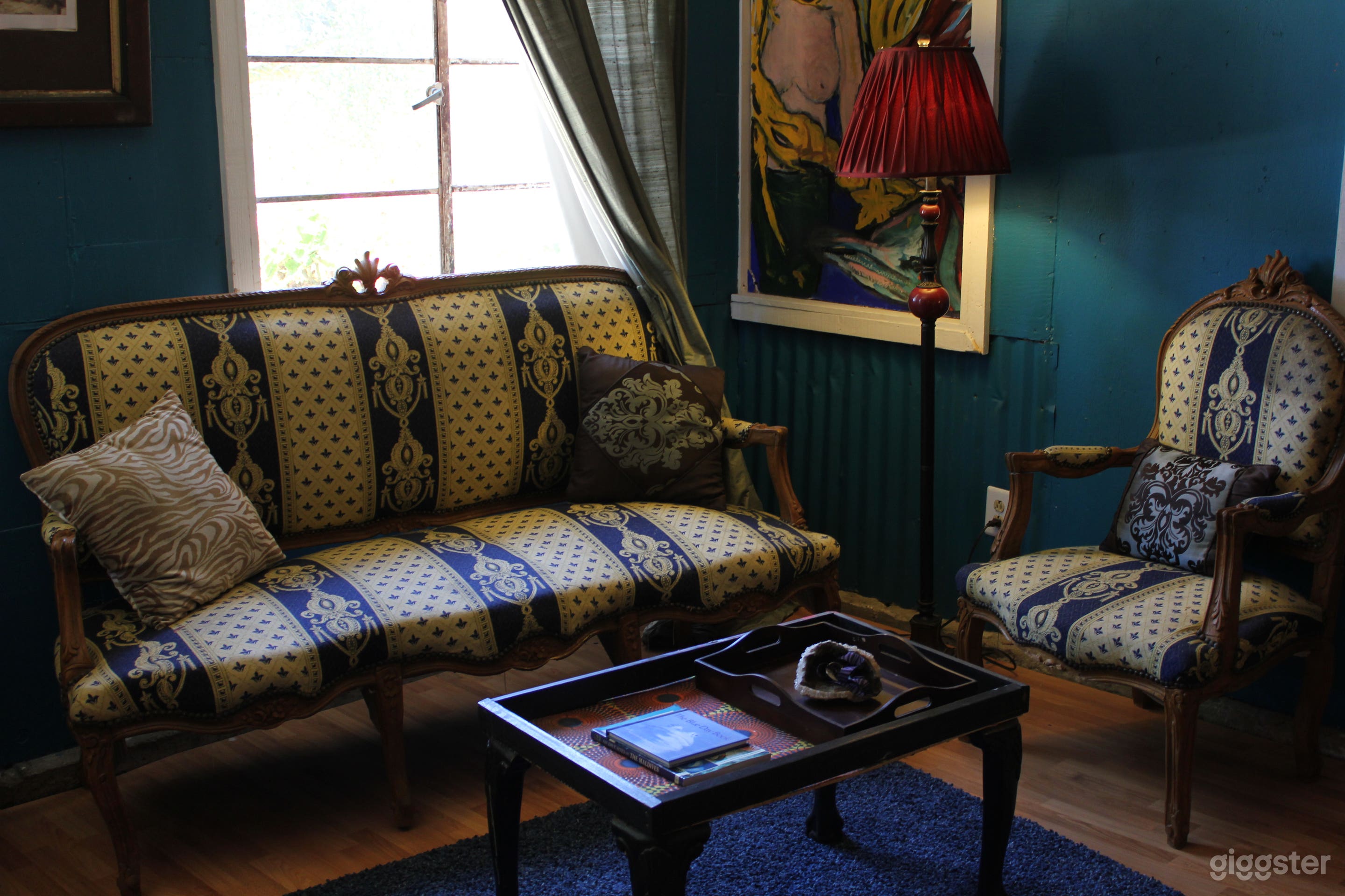 Open plan living room/bedroom