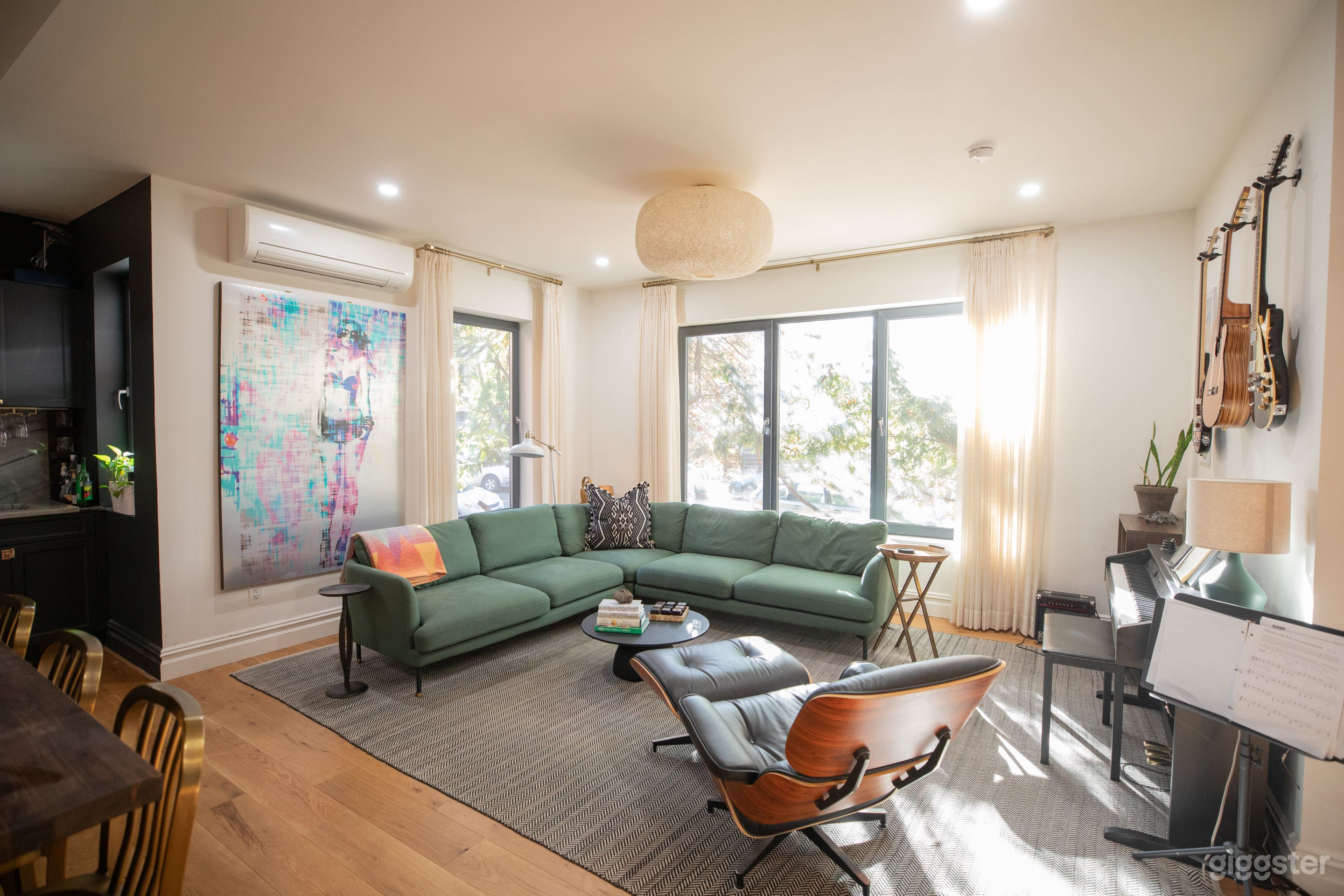 Brooklyn/Ditmas OpenPlan CornerProperty Renovated Photo 2