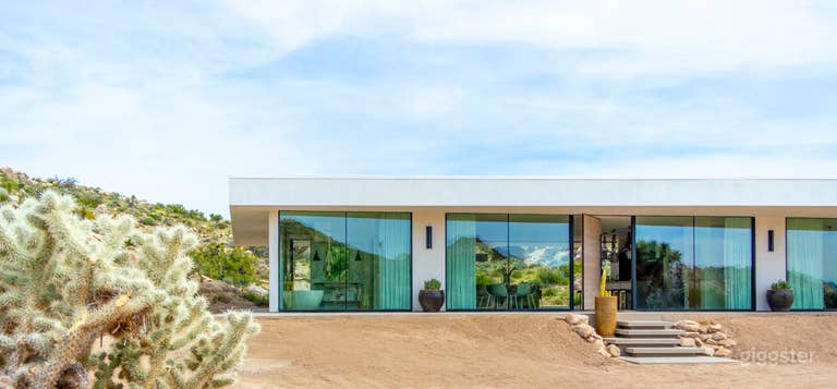  All Glass Villa in Joshua Tree 