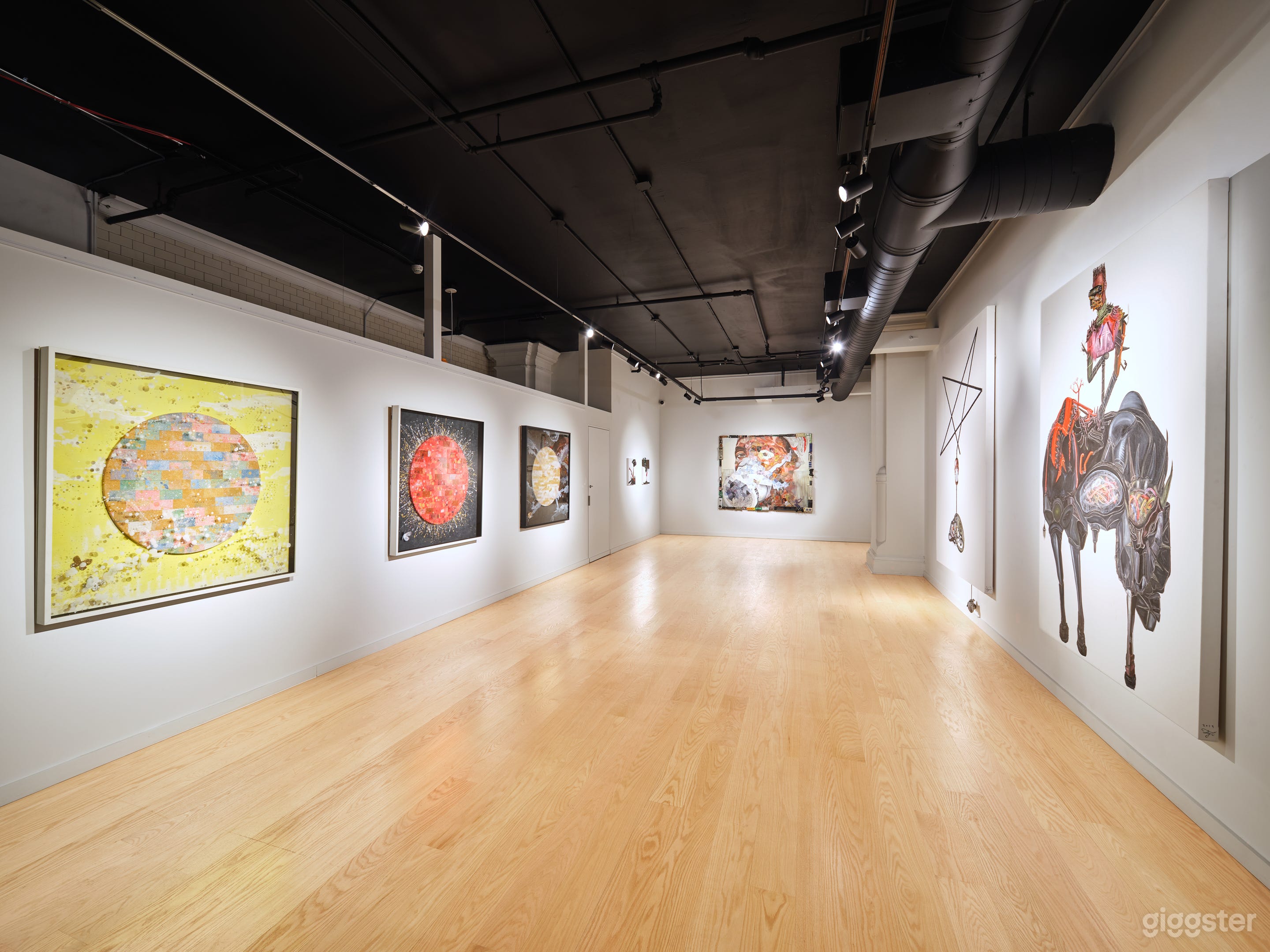 A Quiet and Elegant Location Photo 1