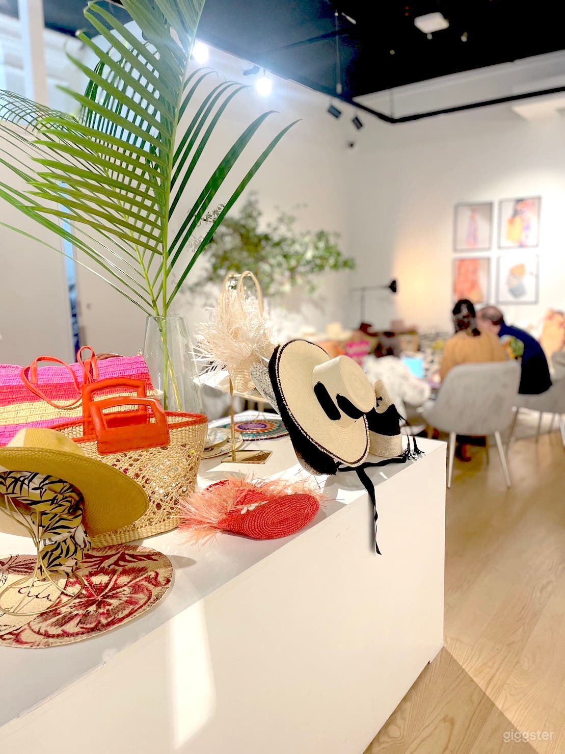 A Quiet and Elegant Location Photo 3