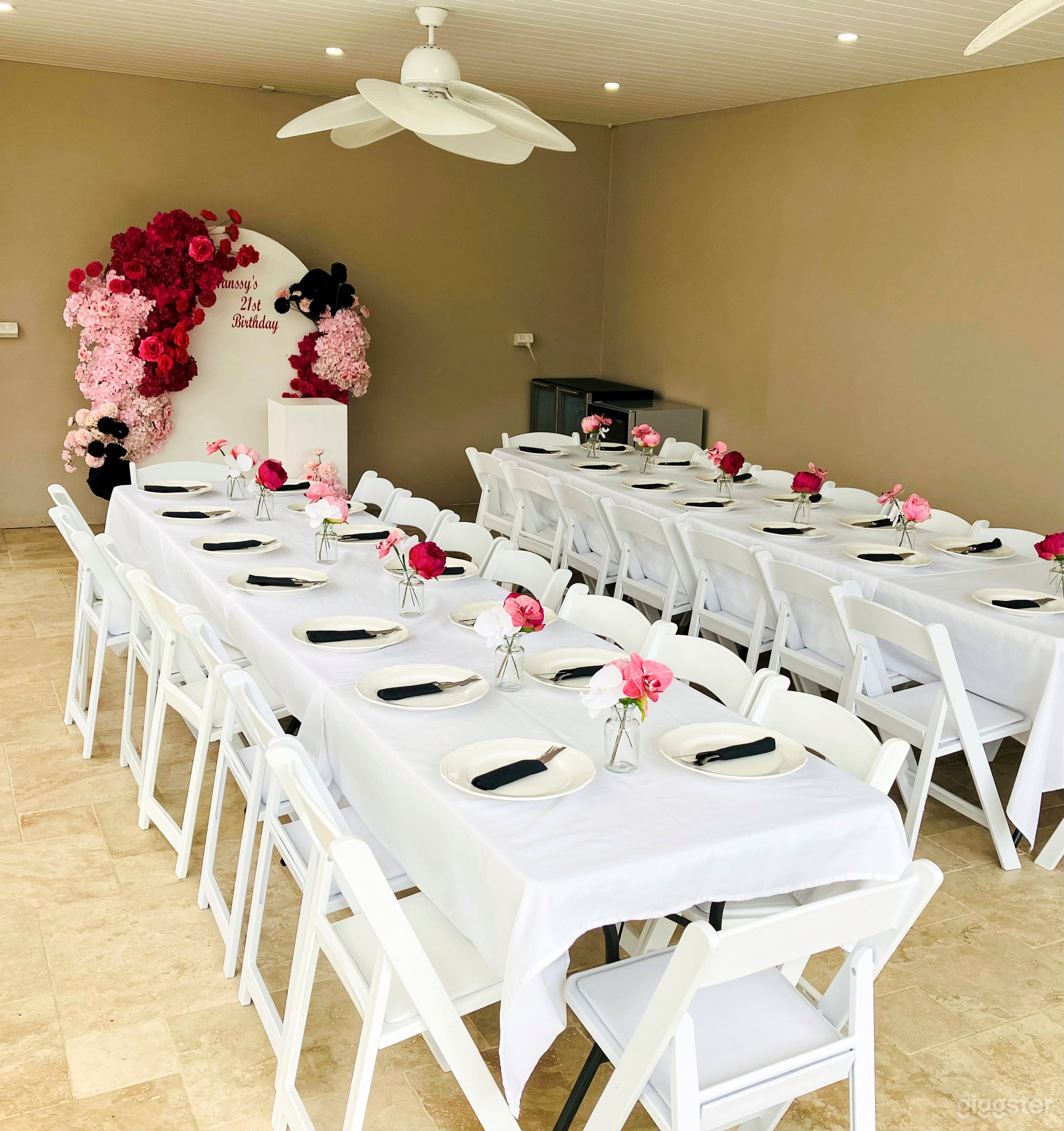 Hibiscus Poolside Venue Photo 4
