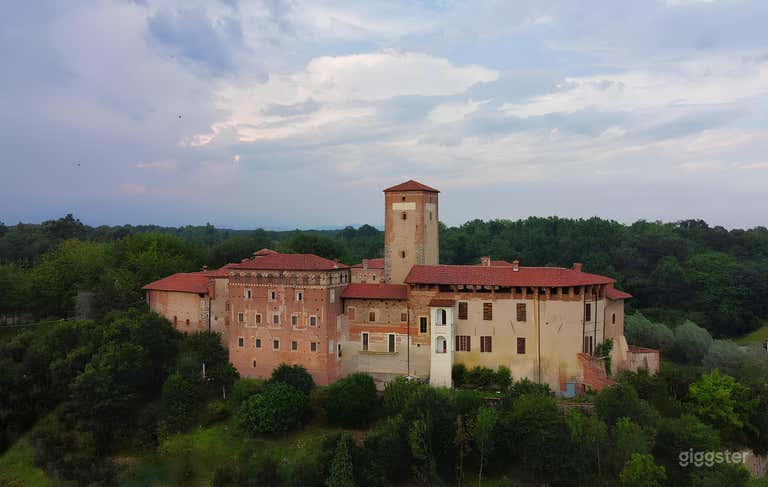  Castello Storico vicino a Milano e Torino 