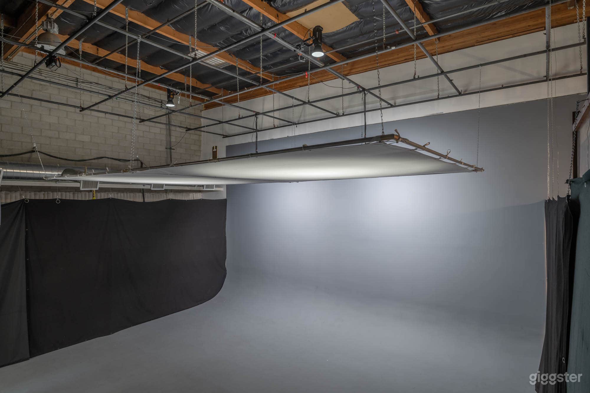 CYC Wall w/ Natural Accent Lighting