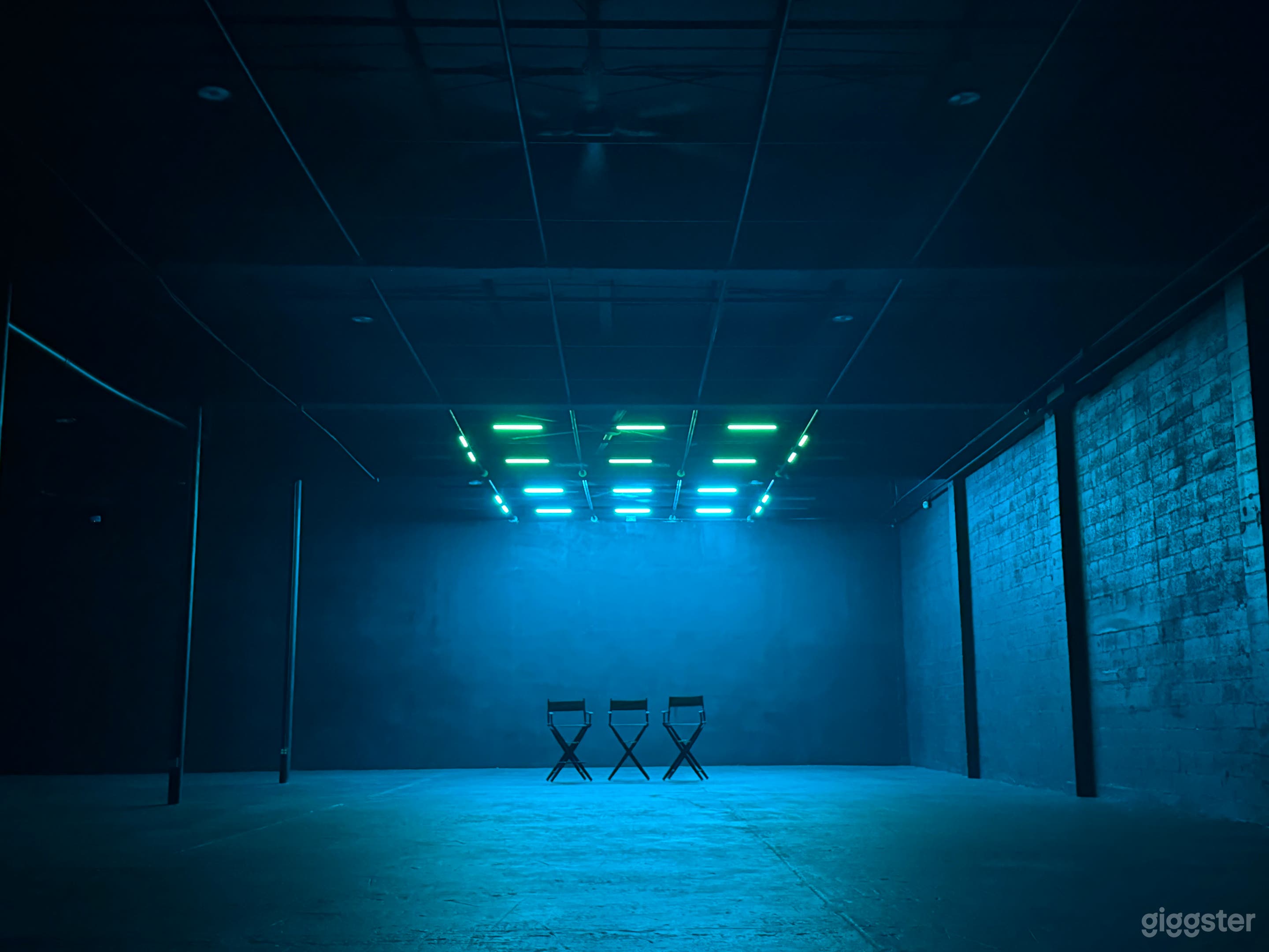 24/7 XXL Black Box Studio w/ Kitchen, Bar, VIP, HMU Photo 1