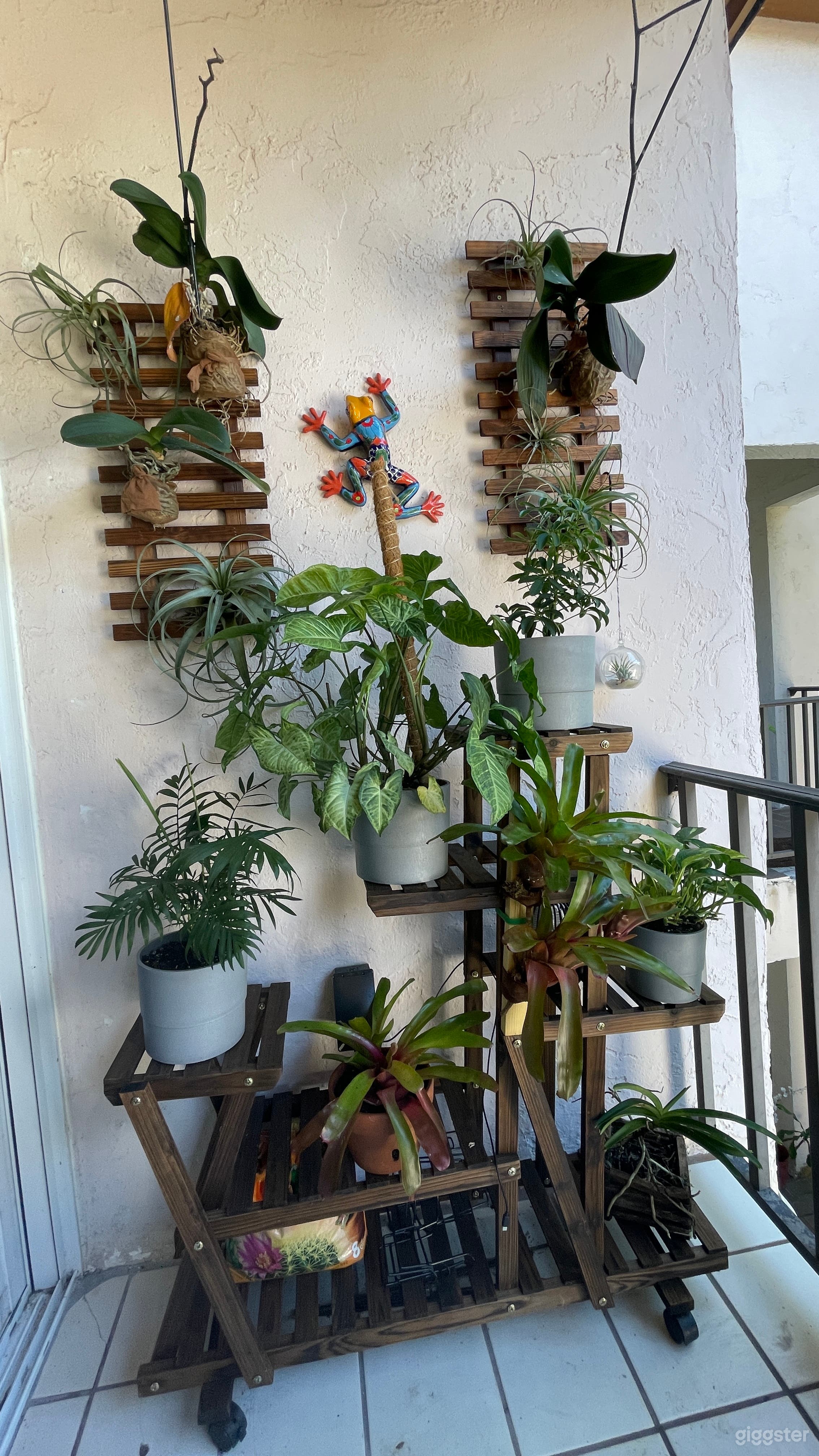 Oversized Dadeland Condo With Modern Touches Photo 4