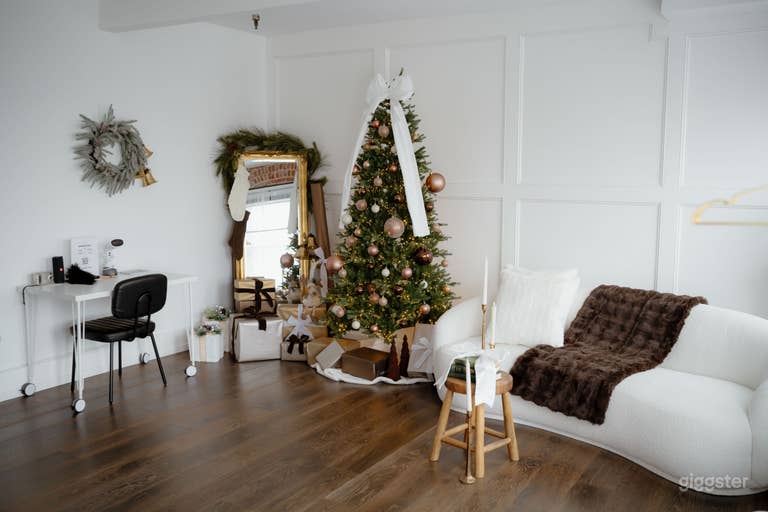  Daylight Suite- Intimate Boutique Studio 