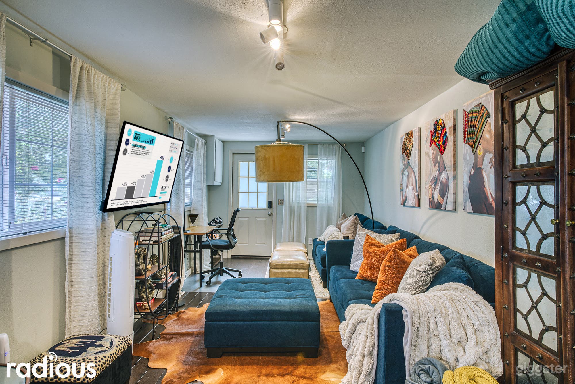 Shoot at the Tangerine Bungalow! Photo 4