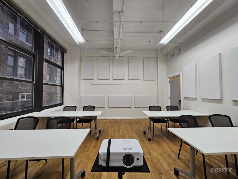  Cre8ive 2-1: Flexible Chelsea Space 