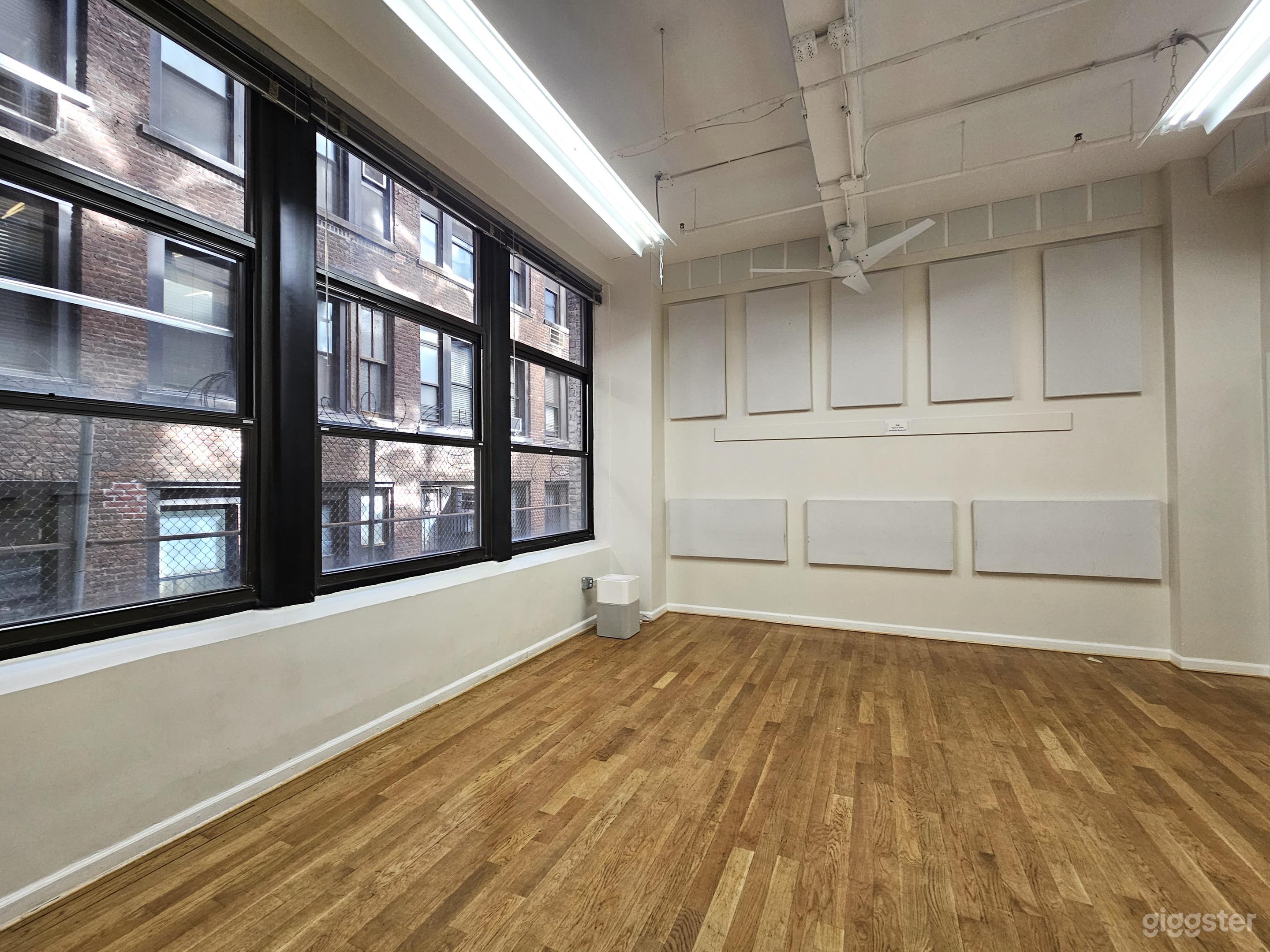 Cre8ive 2-1: Flexible Chelsea Space Photo 1