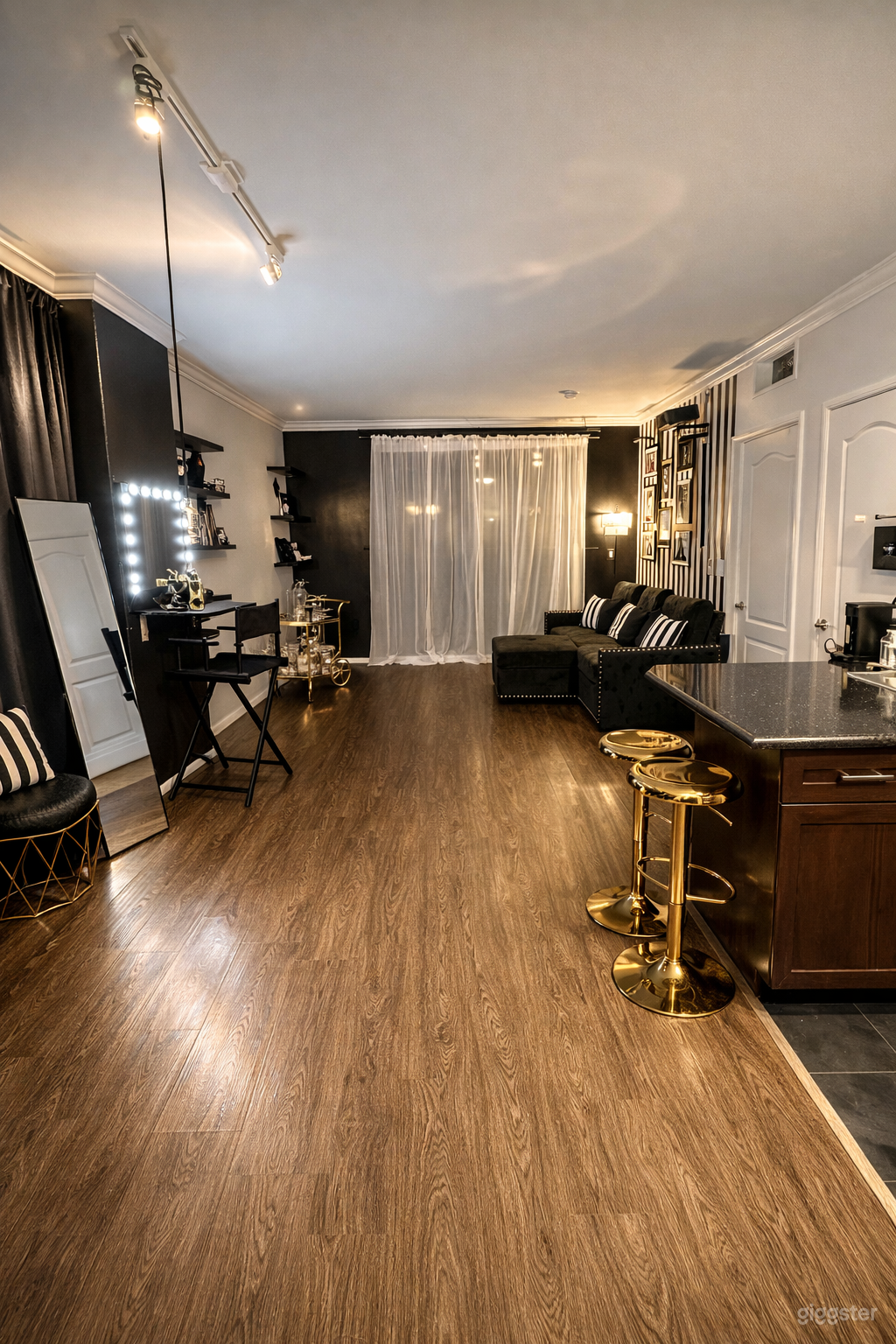 Hollywood Glam Loft | Photo & Content Studio Photo 1