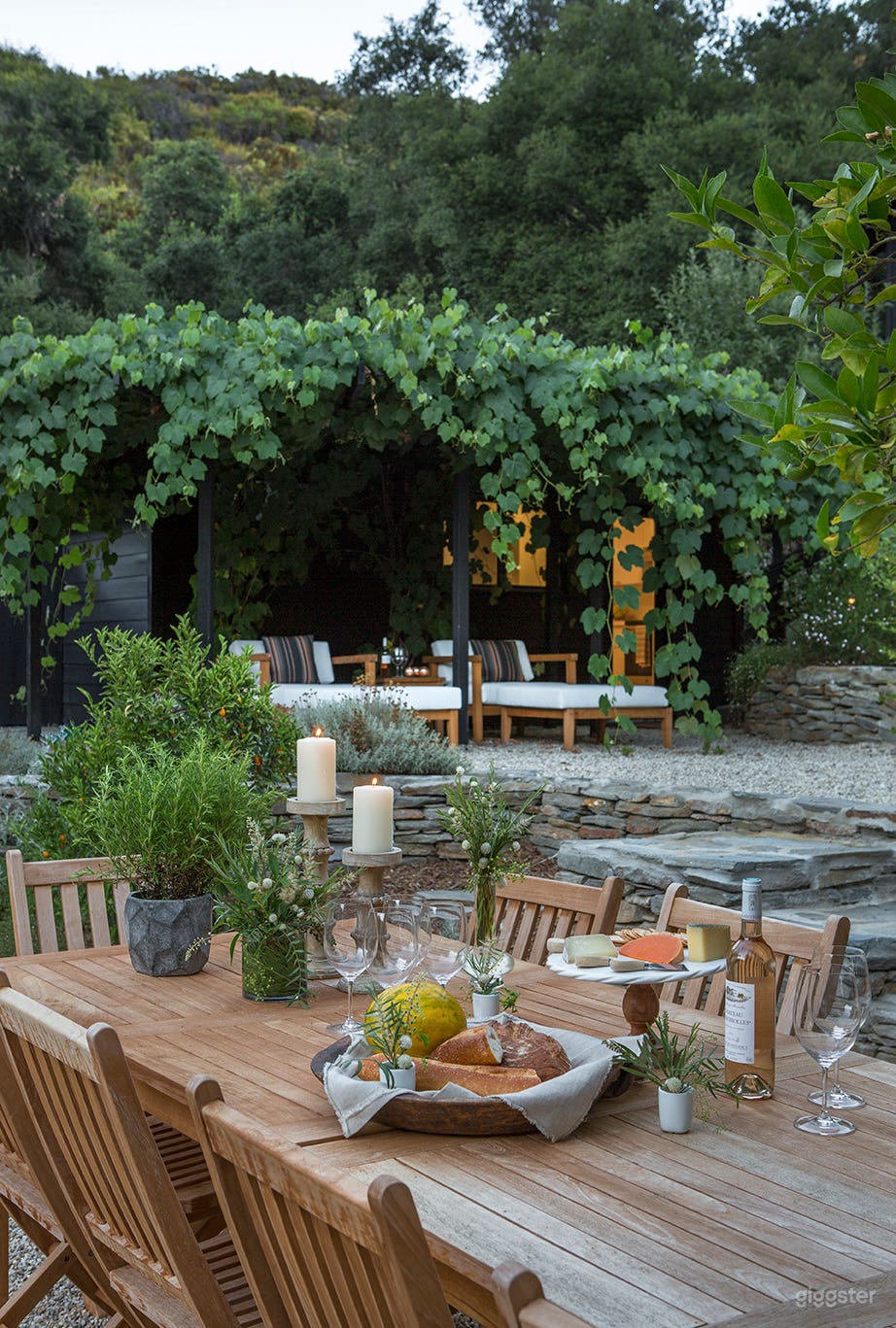 Chic cottage in topanga Photo 1