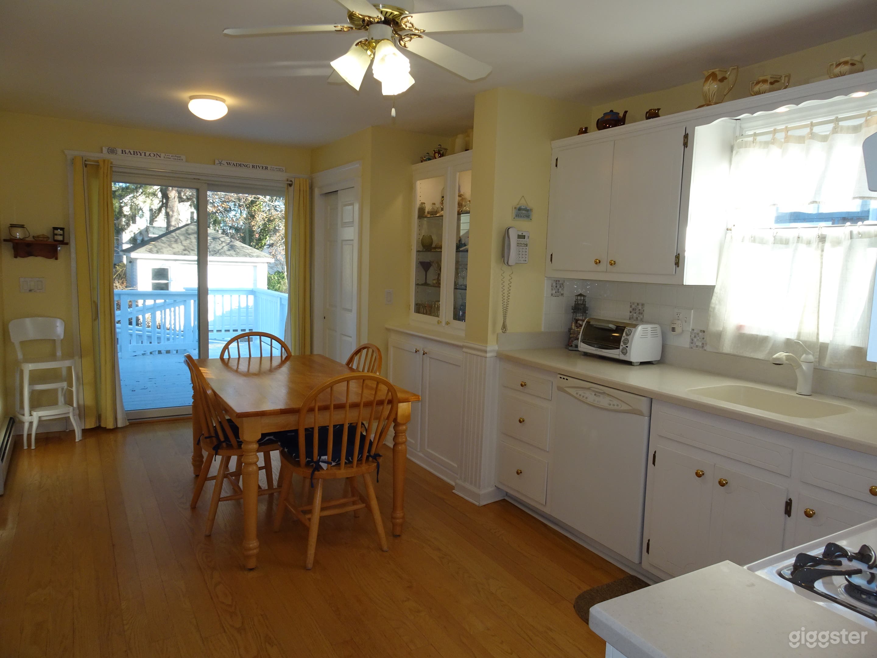 Historic Long Island Charmer Near Bay and Beaches Photo 3