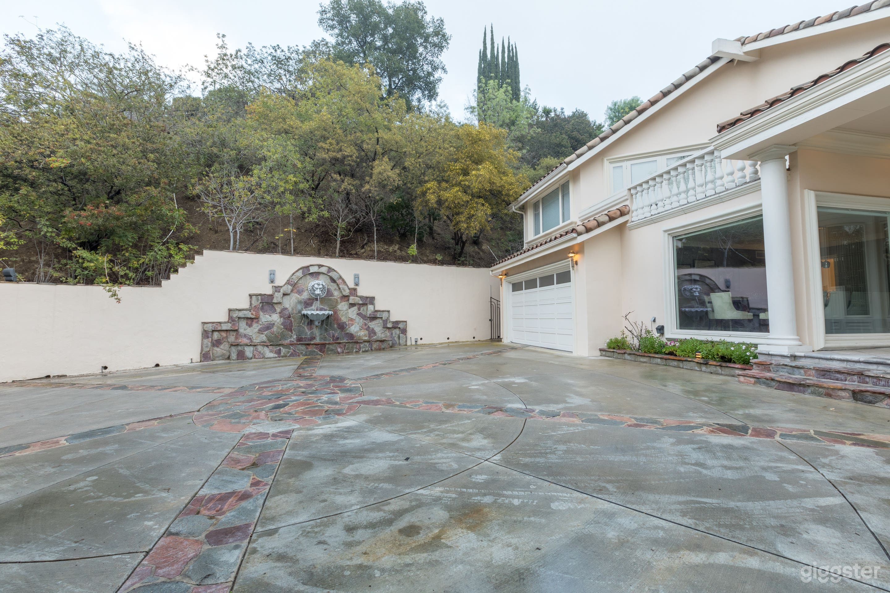 Mansion No.2010 Photo 4