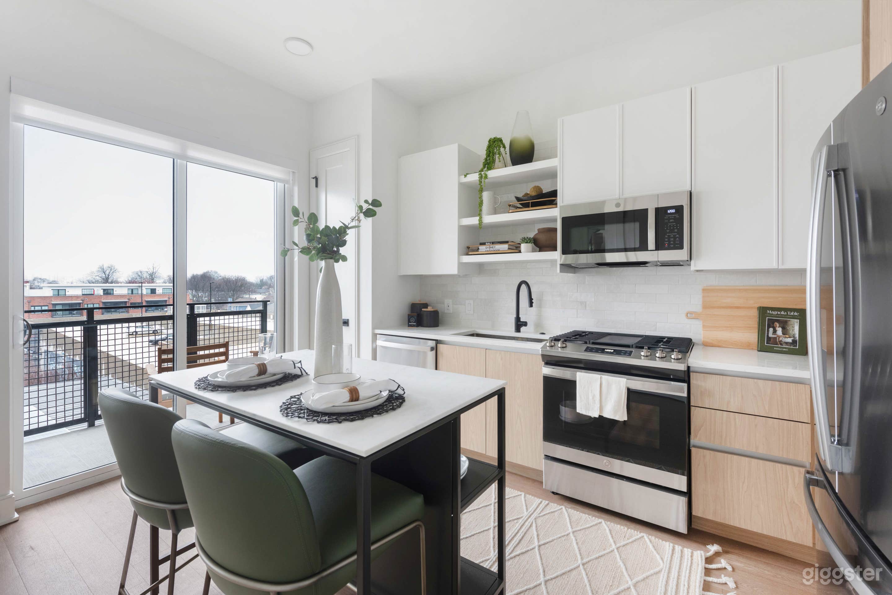 Jade Junction - NEW! Designer Gem, All Amenities Photo 4