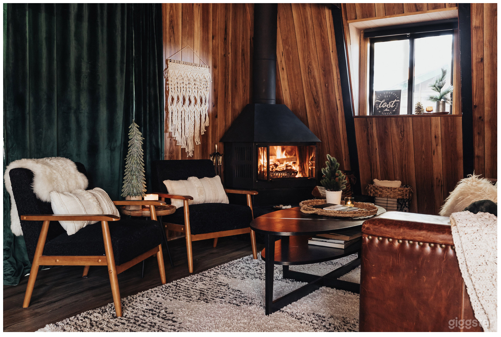 Mountain Modern Cabin Photo 4