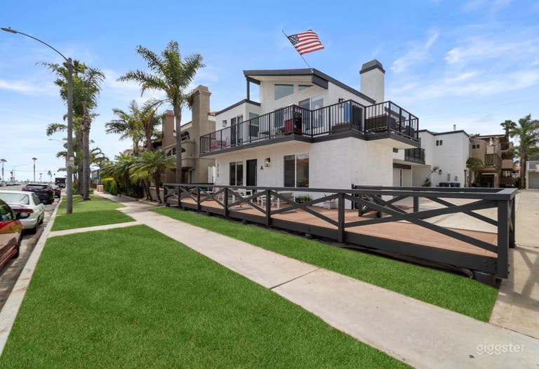  Stunning Beach House with views 