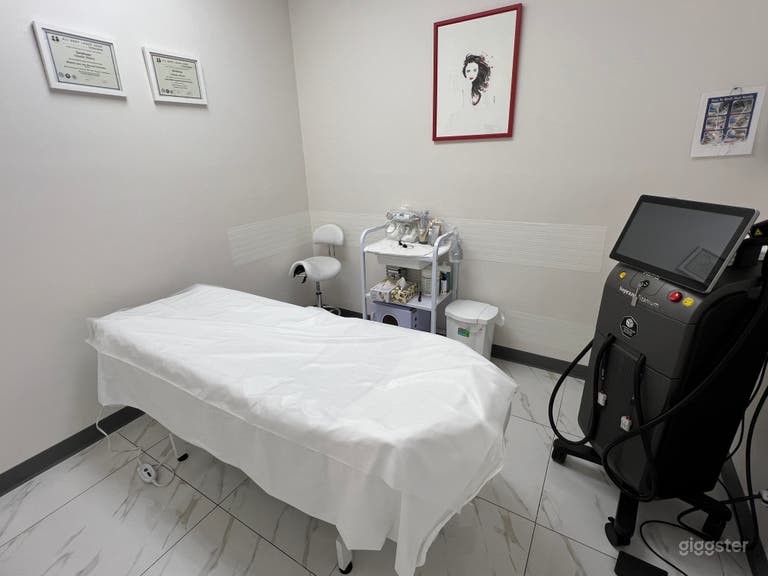  Professional Medical/Cosmetic/Health Care Clinic & offices 