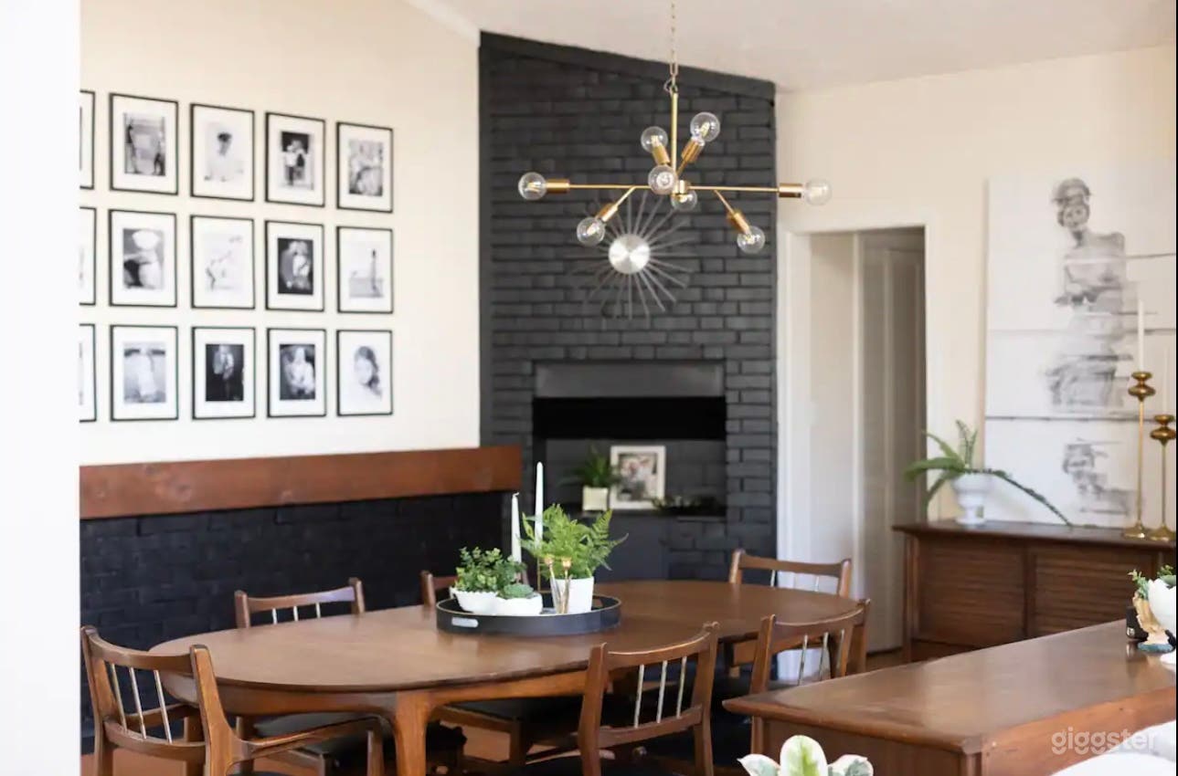 Mid-Century Modern Ohio Home in the Metroparks Photo 4