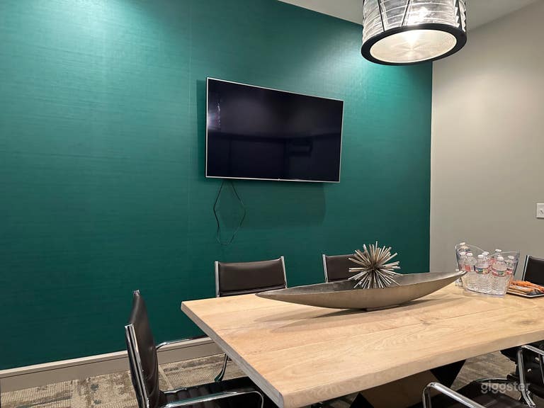  Modern Conference Room in Dallas 