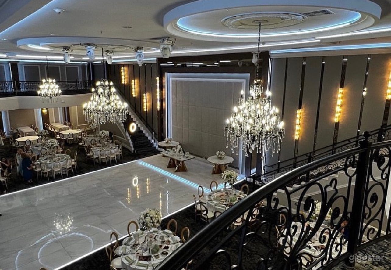 6,000-Square-Feet of Luxuriously-Decorated Space Photo 4