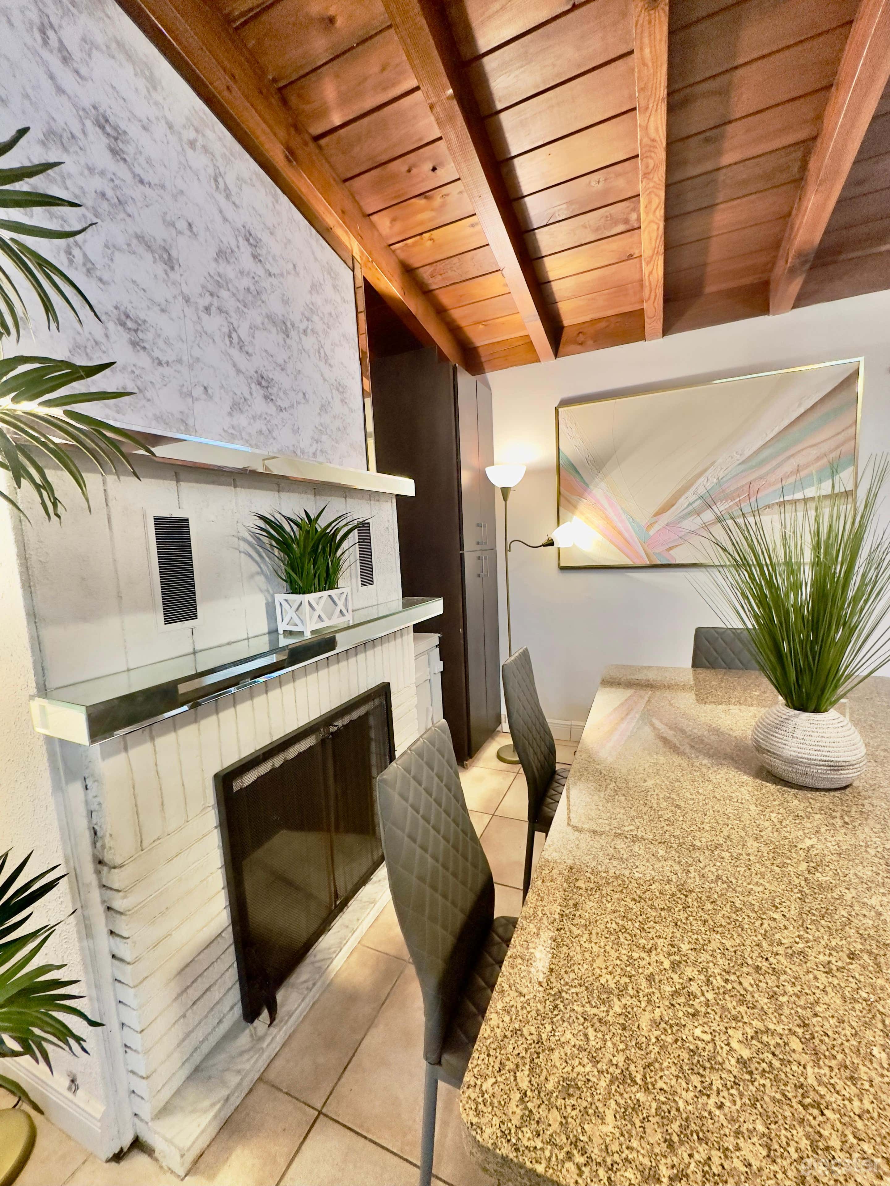 Tropical and Beachy 2 Bedroom Villa Photo 2