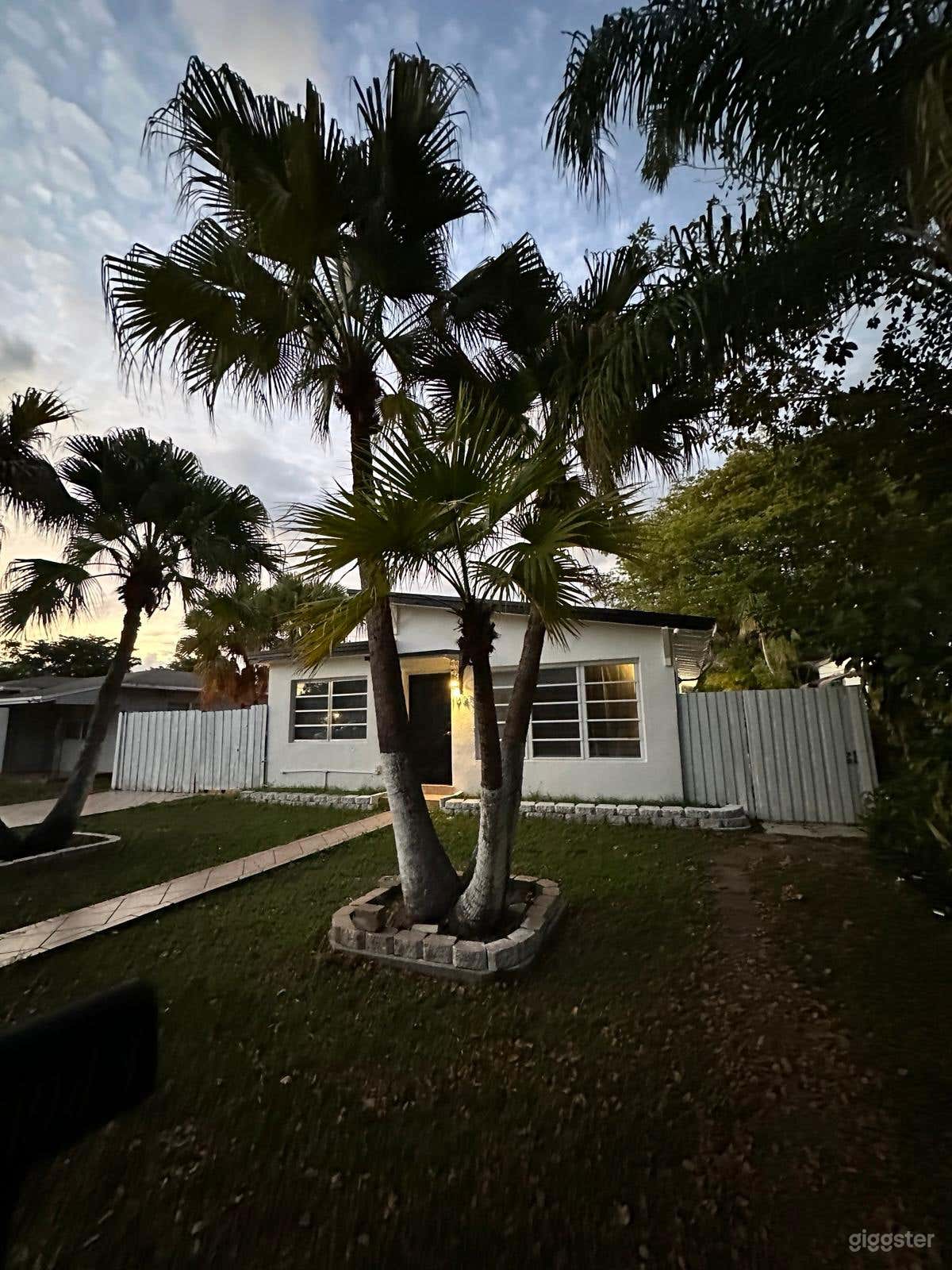 Tropical and Beachy 2 Bedroom Villa Photo 3