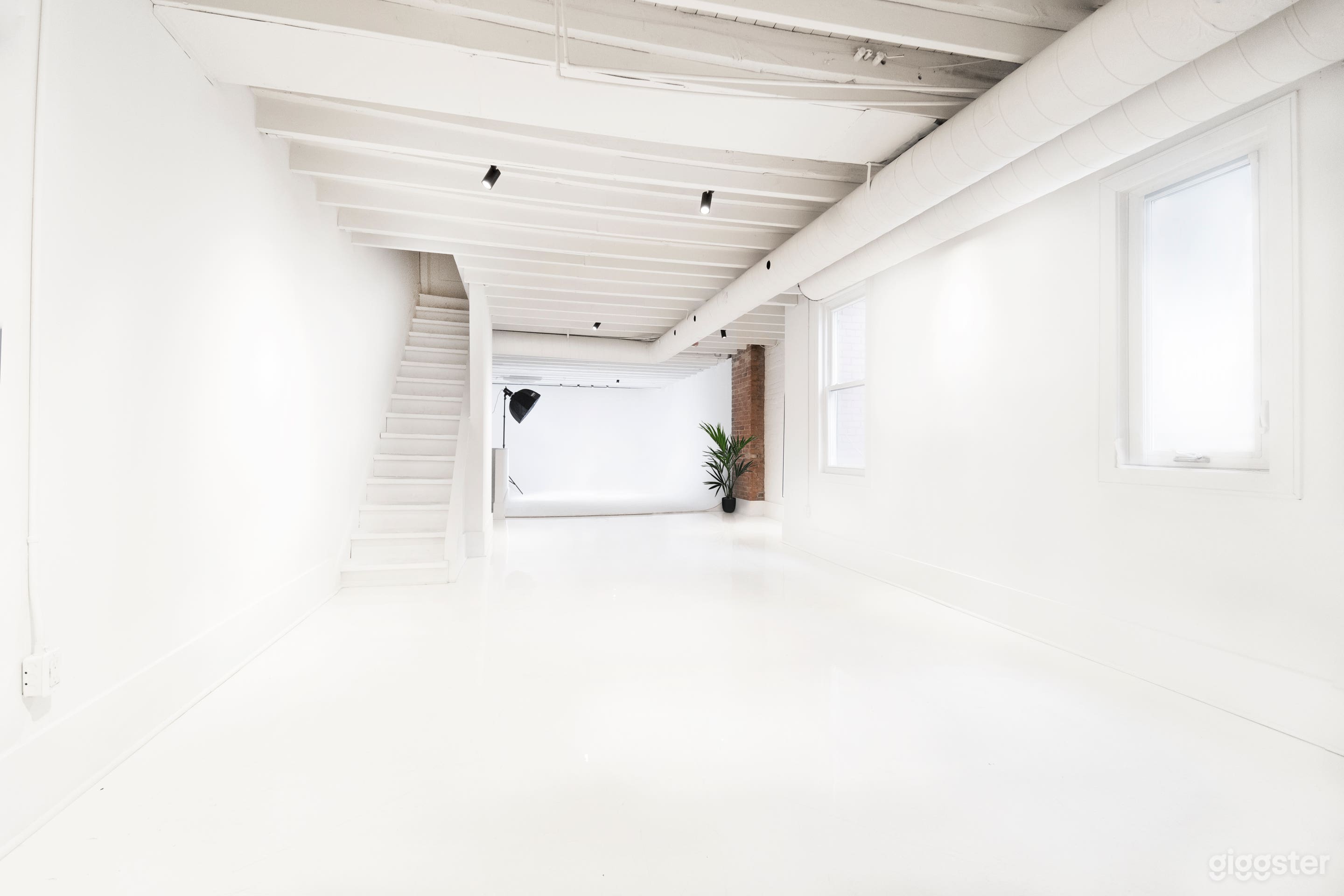 Hidden Gem Loft In Chinatown Photo 2