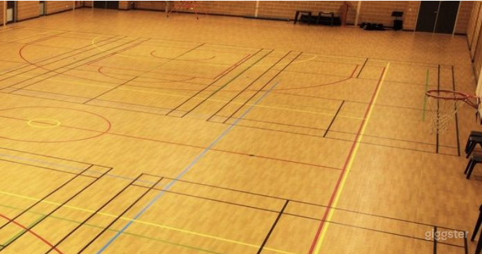 Spacious Hall in Evanston Park Photo 1