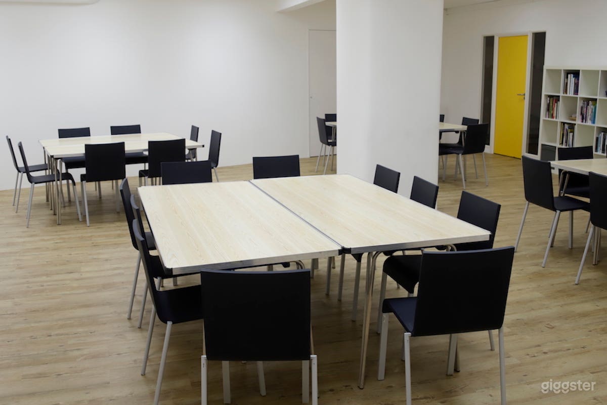 Studio Room - Worktable layout