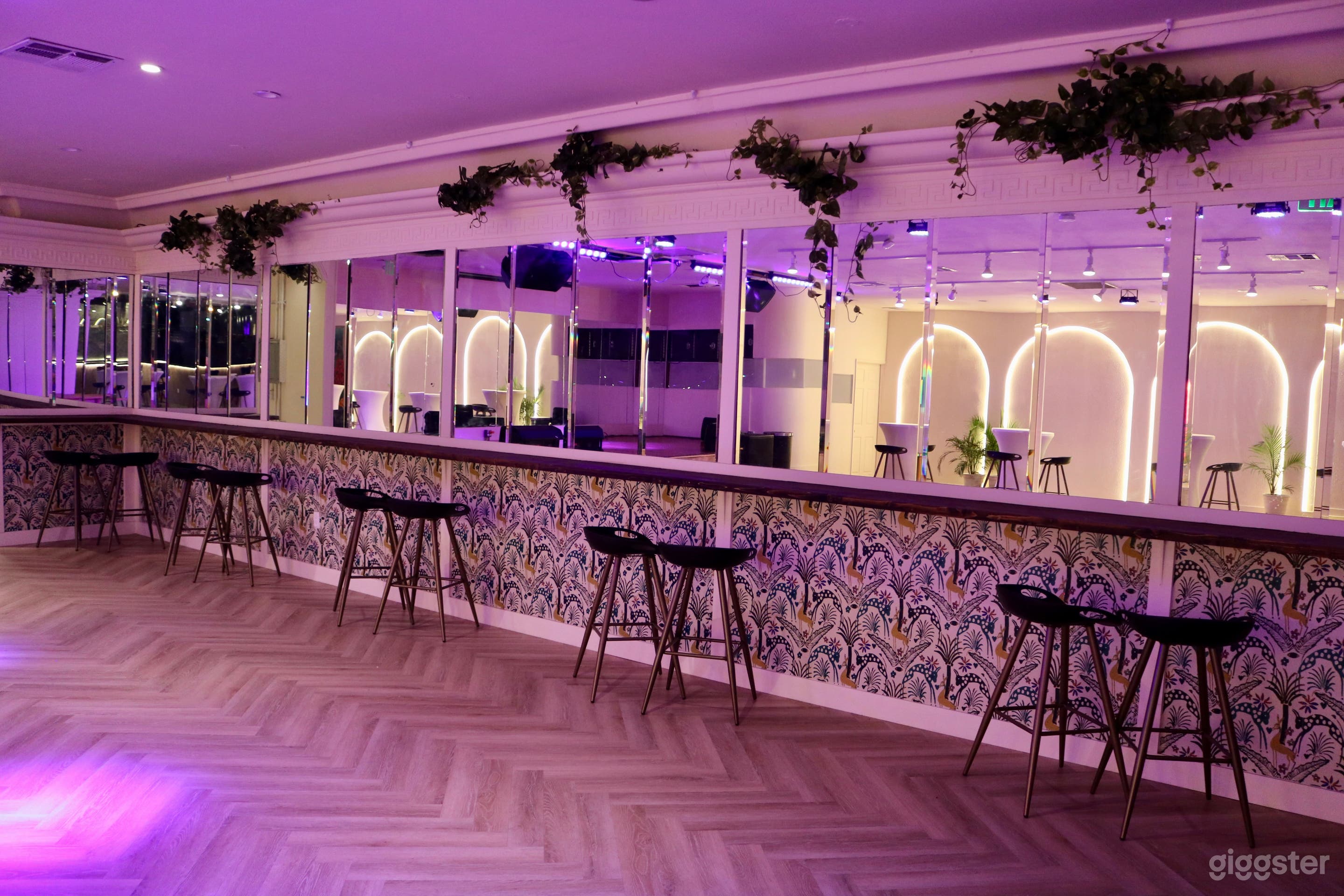 Artsy, Private Events Venue Near Universal City Photo 2