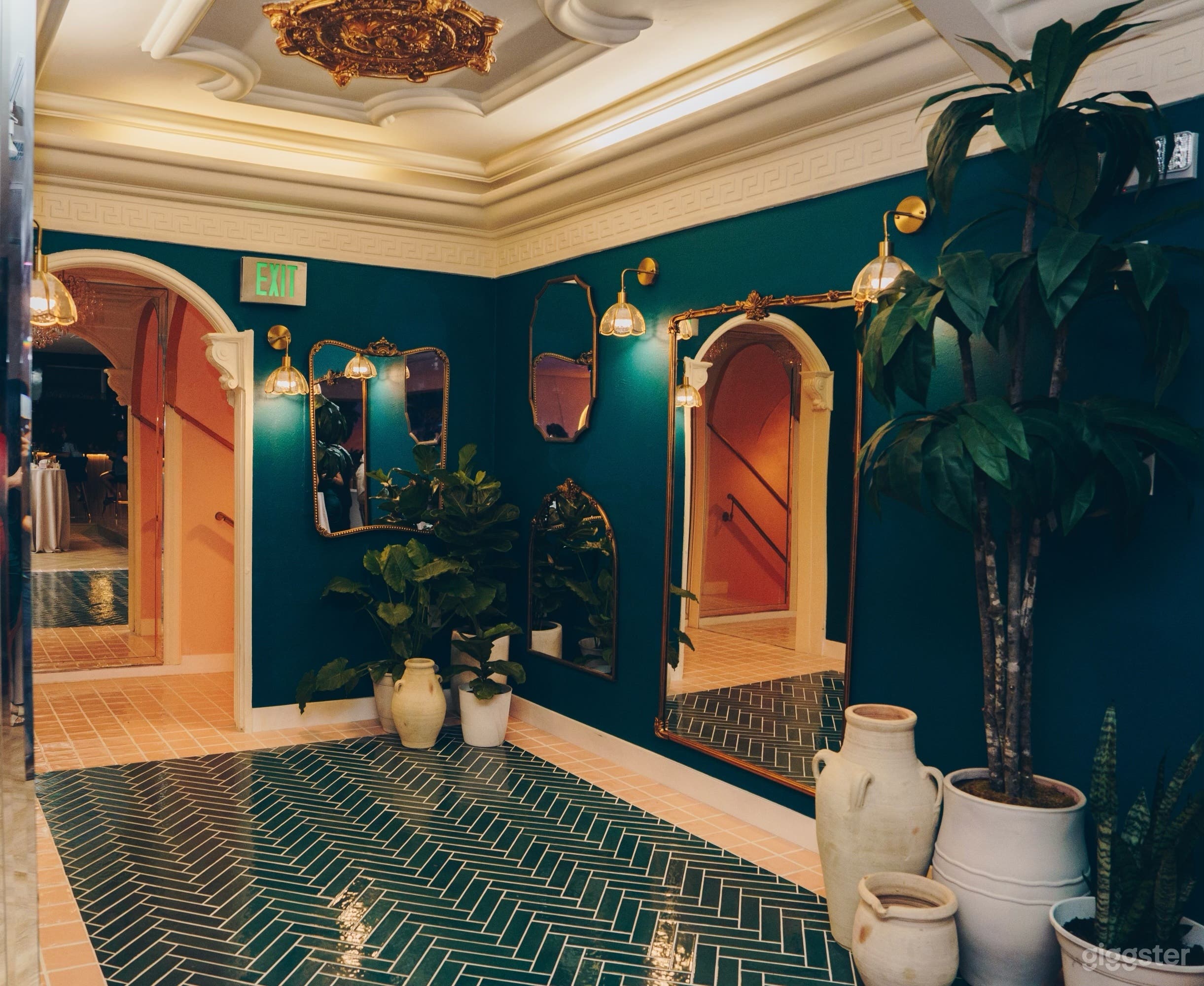 Artsy, Private Events Venue Near Universal City Photo 4