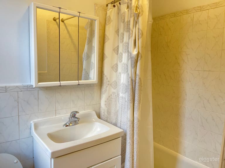  One Bedroom Apartment in Dyckman Manhattan 