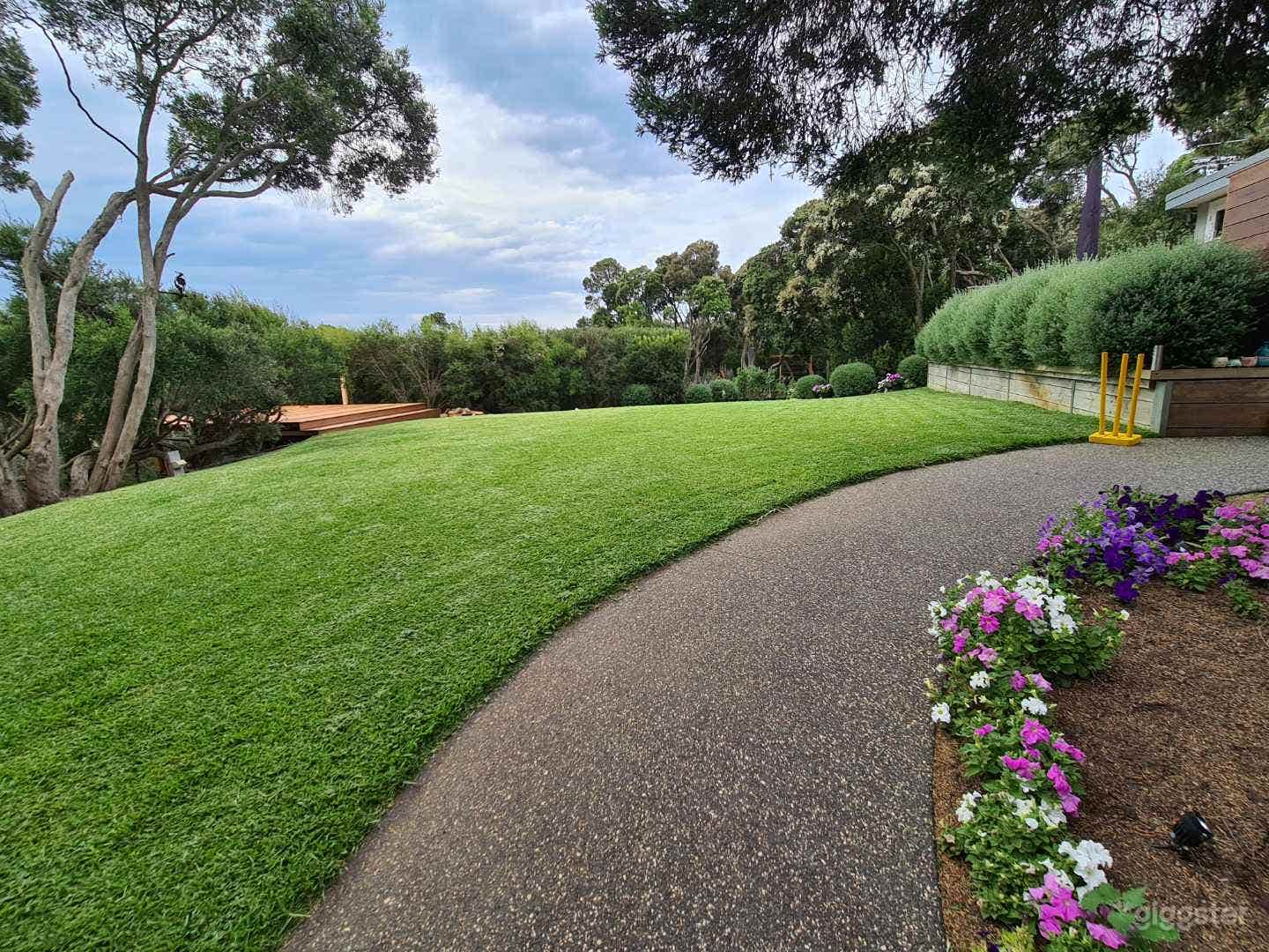 Magical garden with views Photo 2