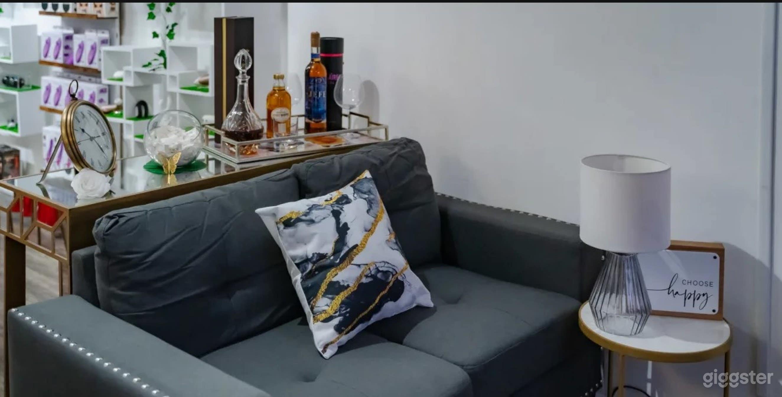 One-Of-A-Kind Retail Space Photo 4