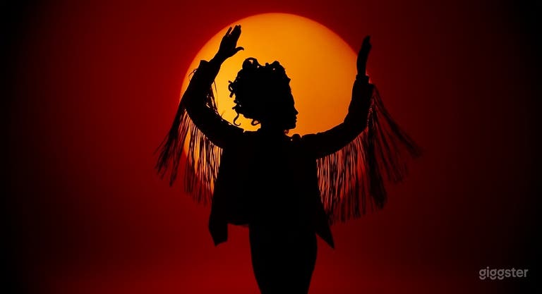  Ready-to-Shoot 3-Wall RGB Cyc & Industrial Loft 