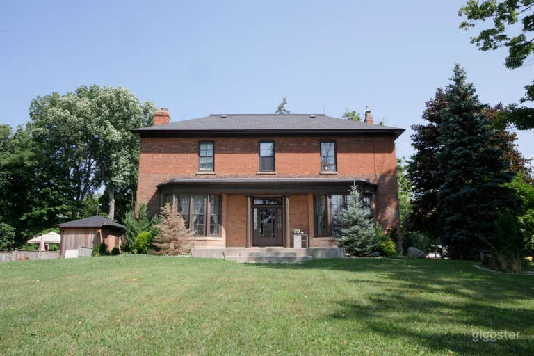  EXTERIOR - West Facing 