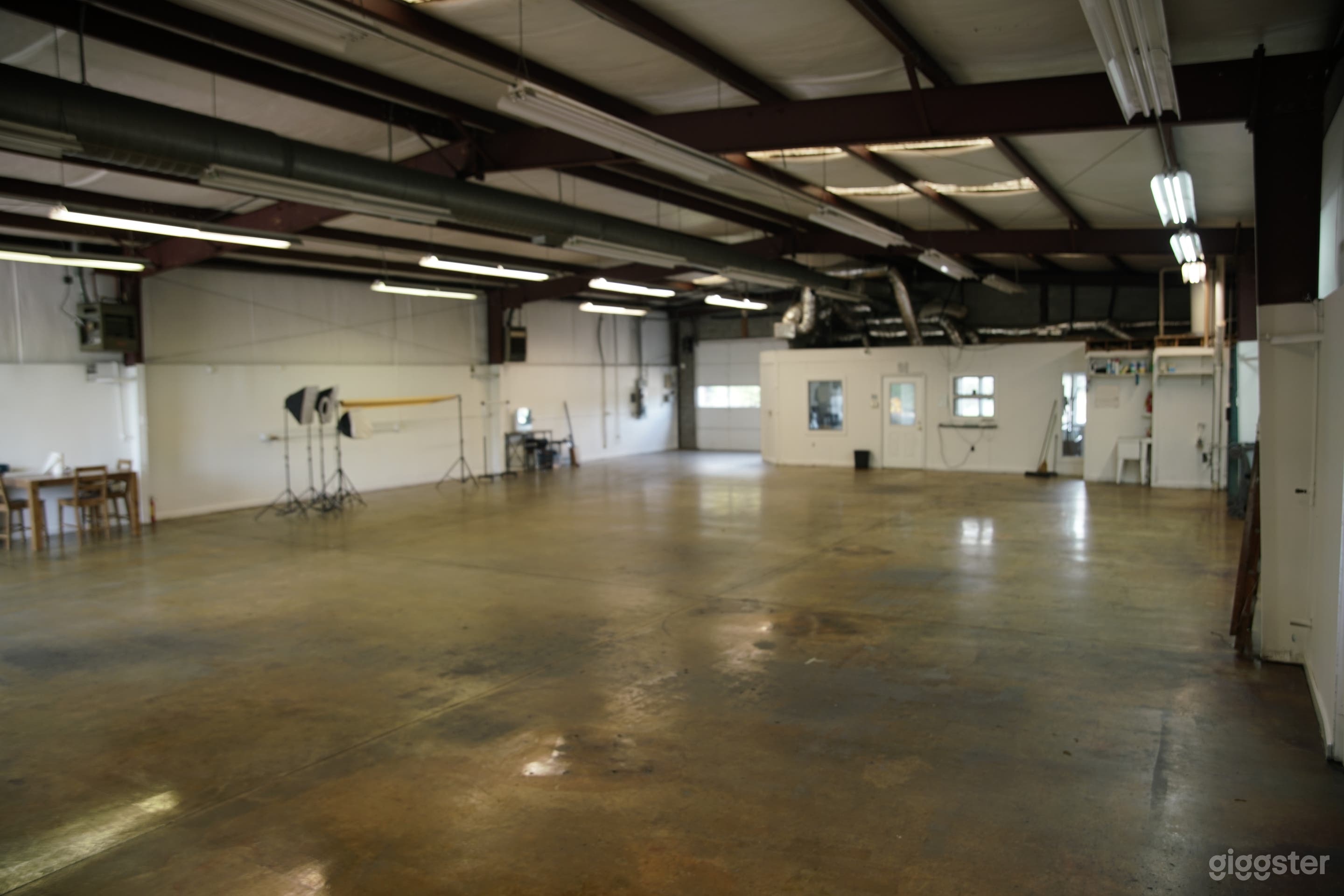 Raw Space Production Studio- Historic College Park Photo 2