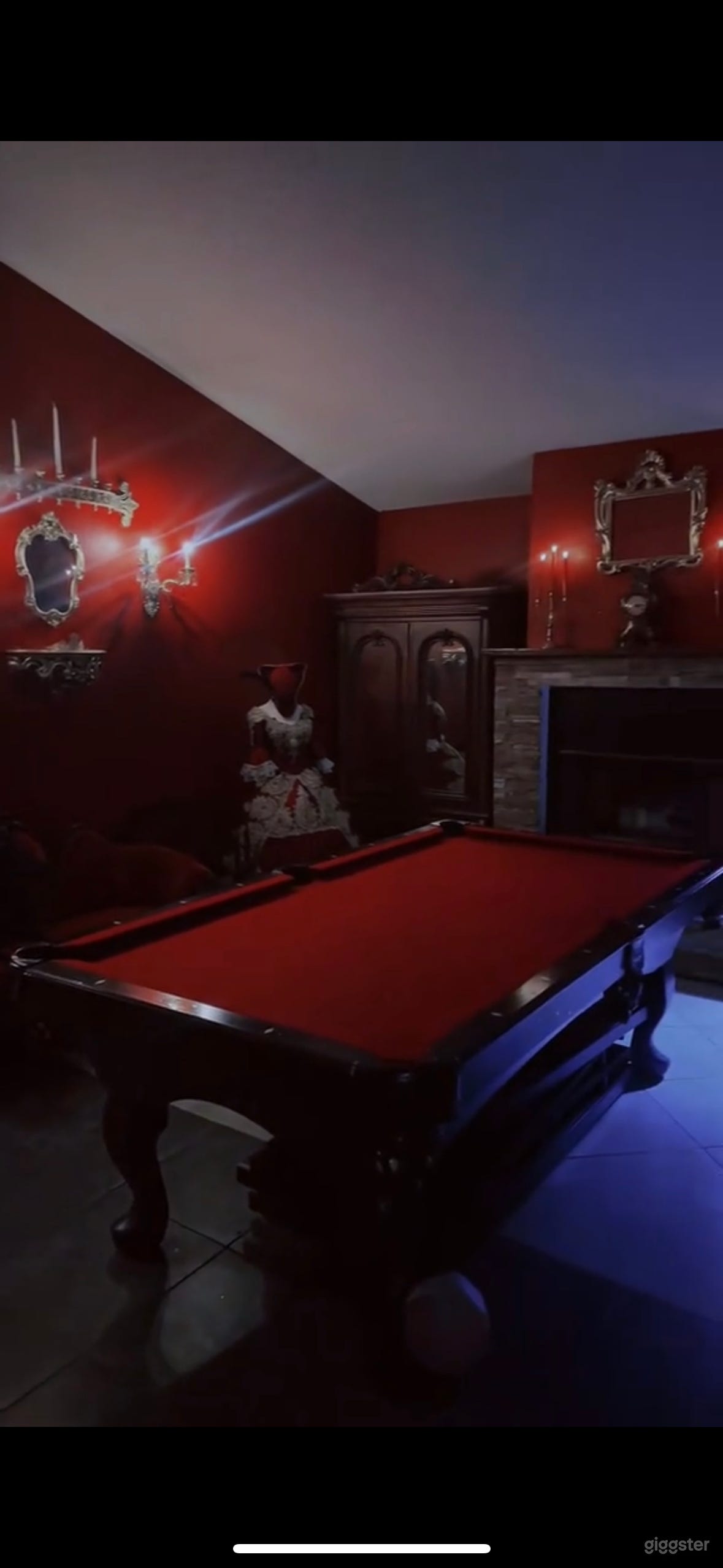 House of Valkova Gothic home (Christmas decor) Photo 4